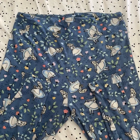 Alice in wonderland lularoe best sale